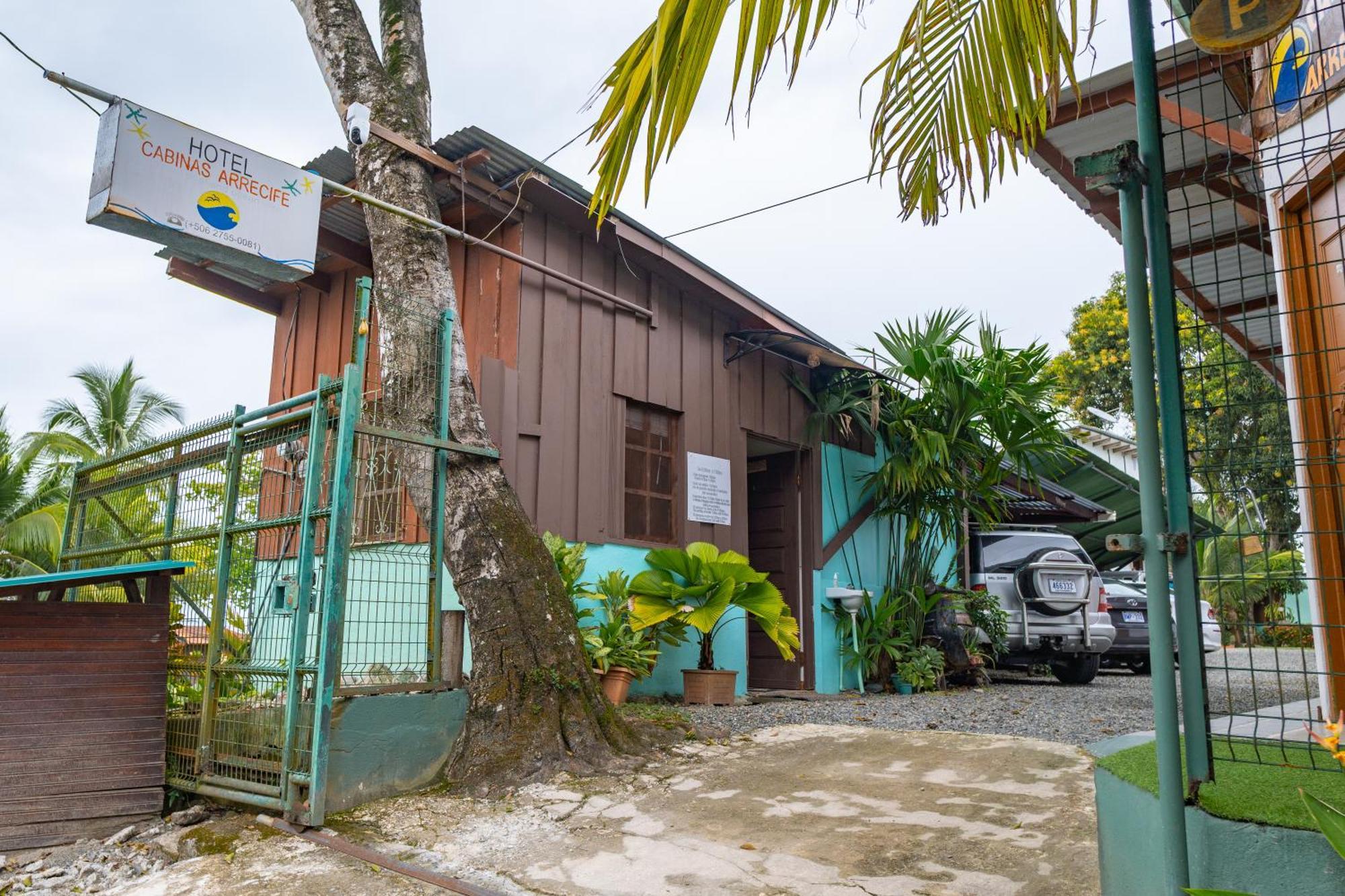 Cabinas Arrecife Cahuita Exterior foto