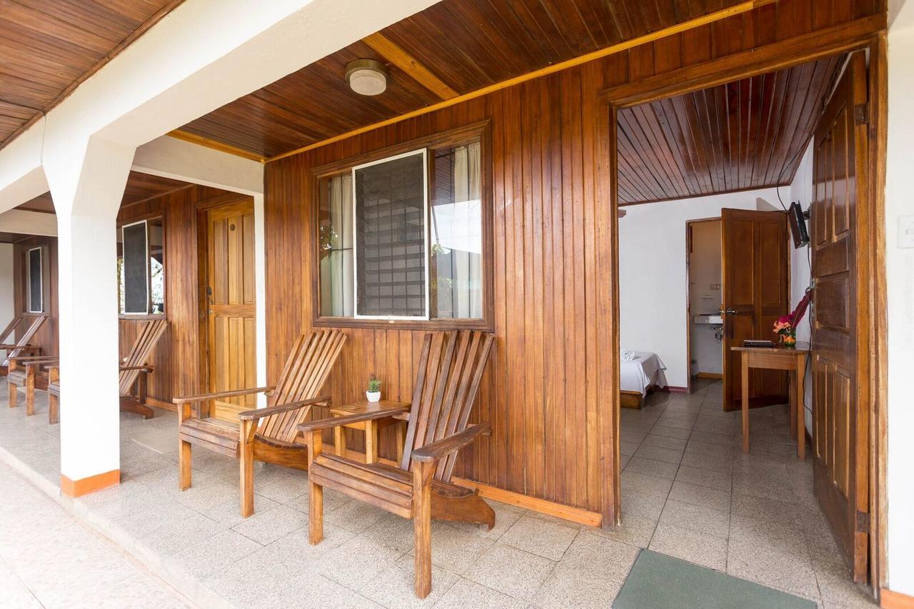 Cabinas Arrecife Cahuita Exterior foto